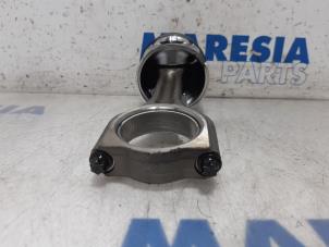 Piston from a Citroën Berlingo 1.6 Hdi 75 16V Phase 1 2009