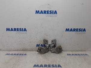 Used Set of hinges Peugeot Partner (GC/GF/GG/GJ/GK) 1.6 HDI 75 16V Price € 36,30 Inclusive VAT offered by Maresia Parts