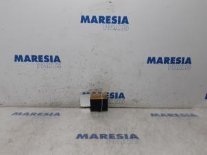 Used Glow plug relay Peugeot Partner (GC/GF/GG/GJ/GK) 1.6 HDI 75 16V Price € 18,15 Inclusive VAT offered by Maresia Parts