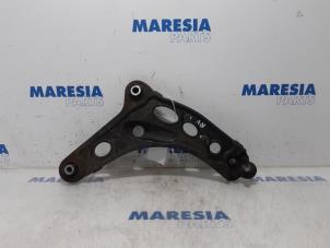 Used Front wishbone, right Opel Vivaro 1.6 CDTI 90 Price € 48,40 Inclusive VAT offered by Maresia Parts