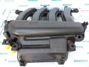Used Intake manifold Renault Megane II (LM) 1.6 16V Price € 29,00 Margin scheme offered by Maresia Parts
