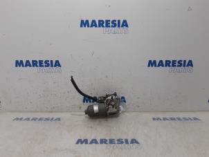 Usagé Moteur essuie-glace avant Opel Vivaro 1.6 CDTI 90 Prix € 90,75 Prix TTC proposé par Maresia Parts