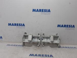 Used Set of hinges Opel Vivaro 1.6 CDTI 90 Price € 60,50 Inclusive VAT offered by Maresia Parts
