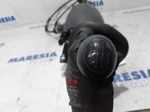 Used Gear stick Opel Vivaro 1.6 CDTI 90 Price € 60,50 Inclusive VAT offered by Maresia Parts