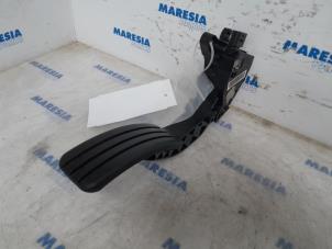 Used Throttle pedal position sensor Opel Vivaro 1.6 CDTI 90 Price € 30,25 Inclusive VAT offered by Maresia Parts