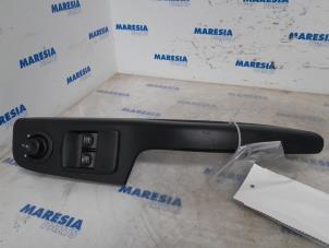 Używane Przelacznik combi okienny Opel Vivaro 1.6 CDTI 90 Cena € 60,50 Z VAT oferowane przez Maresia Parts