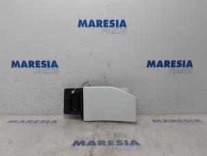 Used Tank cap cover Opel Vivaro 1.6 CDTI 90 Price € 42,35 Inclusive VAT offered by Maresia Parts