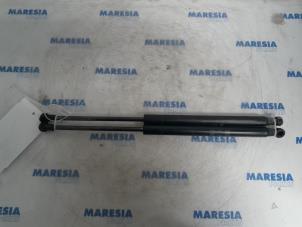 Used Set of tailgate gas struts Fiat Panda (312) 0.9 TwinAir Turbo 85 Price € 20,00 Margin scheme offered by Maresia Parts