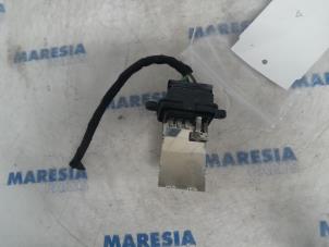 Used Heater resistor Fiat Panda (312) 0.9 TwinAir Turbo 85 Price € 25,00 Margin scheme offered by Maresia Parts