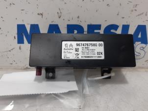 Usados Módulo de radio Peugeot 3008 I (0U/HU) 1.6 16V THP 155 Precio € 40,00 Norma de margen ofrecido por Maresia Parts