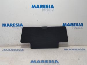 Używane Wykladzina podlogowa Citroen C4 Picasso (3D/3E) 1.6 e-Hdi, BlueHDi 115 Cena € 25,00 Procedura marży oferowane przez Maresia Parts