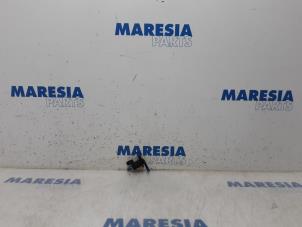 Used Vacuum valve Renault Clio IV (5R) 0.9 Energy TCE 90 12V Price € 20,00 Margin scheme offered by Maresia Parts
