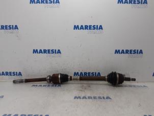 Used Front drive shaft, right Citroen C4 Picasso (3D/3E) 1.6 e-Hdi, BlueHDi 115 Price € 105,00 Margin scheme offered by Maresia Parts
