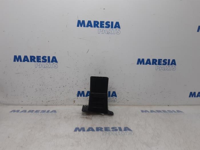 Begagnade Front Citroen C4 Picasso (3D/3E) 1.6 e-Hdi, BlueHDi 115 Pris € 25,00 Marginaltabell erbjuds av Maresia Parts