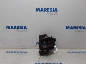 Usagé Etrier de frein avant droit Citroen C4 Picasso (3D/3E) 1.6 e-Hdi, BlueHDi 115 Prix € 45,00 Règlement à la marge proposé par Maresia Parts