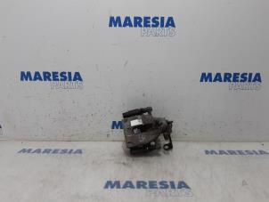 Używane Zacisk hamulcowy lewy tyl Peugeot 3008 I (0U/HU) 1.6 16V THP 155 Cena € 50,00 Procedura marży oferowane przez Maresia Parts