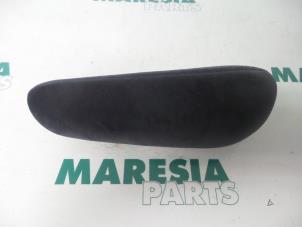Usagé Accoudoir Citroen Xsara Picasso (CH) 2.0 16V Prix € 35,00 Règlement à la marge proposé par Maresia Parts