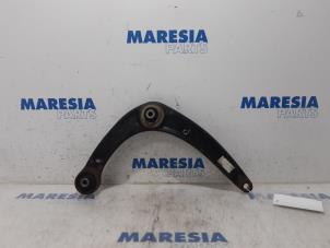 Used Front lower wishbone, right Peugeot 3008 I (0U/HU) 1.6 16V THP 155 Price € 25,00 Margin scheme offered by Maresia Parts
