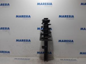 Used Front shock absorber rod, right Peugeot 3008 I (0U/HU) 1.6 16V THP 155 Price € 50,00 Margin scheme offered by Maresia Parts