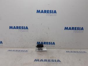 Used Cooling fan resistor Peugeot 3008 I (0U/HU) 1.6 16V THP 155 Price € 50,00 Margin scheme offered by Maresia Parts