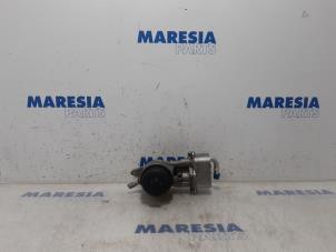Used Oil filter holder Peugeot 307 CC (3B) 2.0 16V Price € 65,00 Margin scheme offered by Maresia Parts