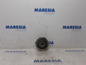 Used Crankshaft pulley Peugeot 307 CC (3B) 2.0 16V Price € 20,00 Margin scheme offered by Maresia Parts