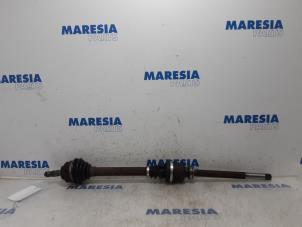 Used Front drive shaft, right Peugeot 308 SW (4E/H) 1.4 VTI 16V Price € 35,00 Margin scheme offered by Maresia Parts