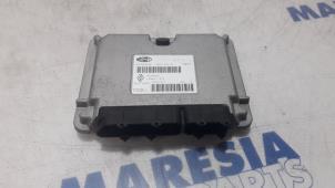 Usagé Ordinateur réservoir automatique Renault Twingo II (CN) 1.2 16V Prix € 210,00 Règlement à la marge proposé par Maresia Parts