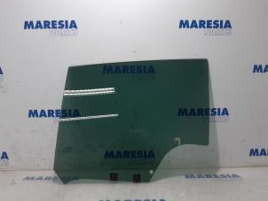 Used Rear door window 4-door, left Renault Clio IV (5R) 1.2 TCE 16V GT EDC Price € 40,00 Margin scheme offered by Maresia Parts
