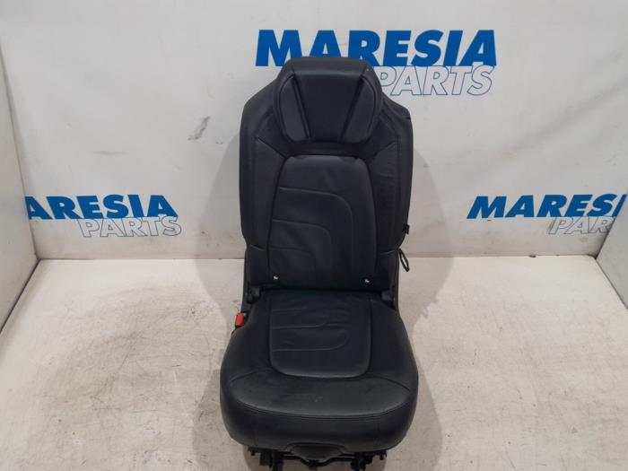 Używane Fotel tylny Citroen C4 Picasso (3D/3E) 1.6 BlueHDI 115 Cena € 157,50 Procedura marży oferowane przez Maresia Parts