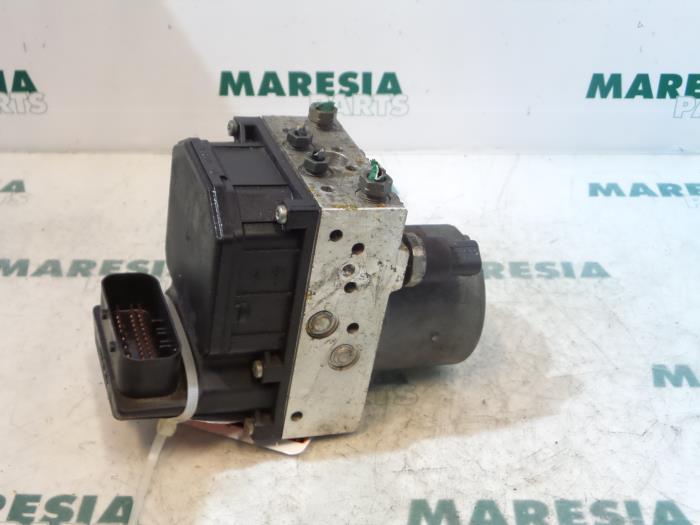 Begagnade ABS-pump Citroen Xsara Picasso (CH) 2.0 16V Pris € 131,25 Marginaltabell erbjuds av Maresia Parts