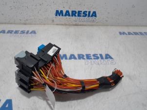 Used Fuse box Renault Clio IV (5R) 1.2 TCE 16V GT EDC Price € 50,00 Margin scheme offered by Maresia Parts