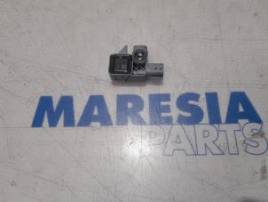 Used Airbag sensor Renault Clio IV (5R) 1.2 TCE 16V GT EDC Price € 20,00 Margin scheme offered by Maresia Parts