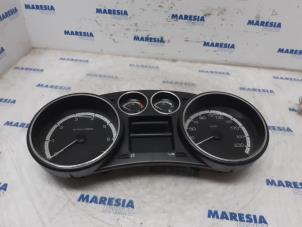Used Instrument panel Peugeot 308 SW (4E/H) 1.4 VTI 16V Price € 75,00 Margin scheme offered by Maresia Parts