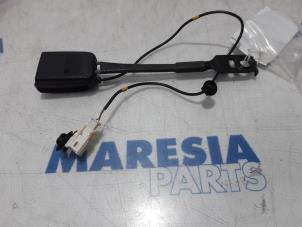 Used Front seatbelt buckle, left Peugeot 308 SW (4E/H) 1.4 VTI 16V Price € 15,00 Margin scheme offered by Maresia Parts