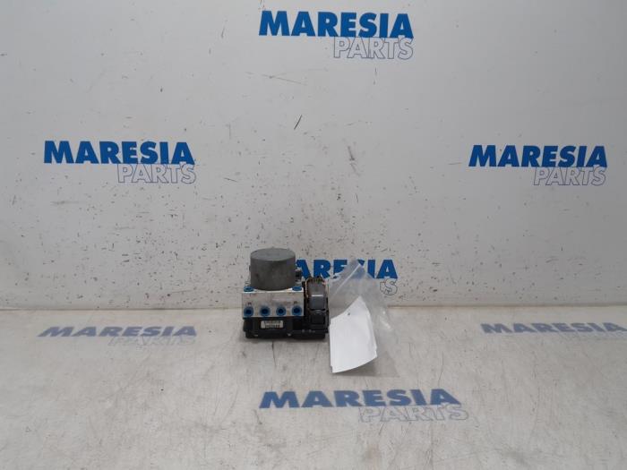 Used ABS pump Peugeot 308 SW (4E/H) 1.4 VTI 16V Price € 131,25 Margin scheme offered by Maresia Parts