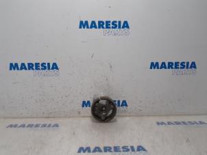 Used Camshaft sprocket Renault Clio IV (5R) 1.5 dCi 90 FAP Price € 35,00 Margin scheme offered by Maresia Parts