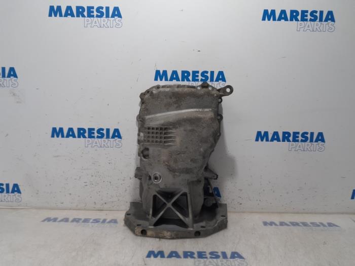 Used Sump Renault Clio IV (5R) 1.5 dCi 90 FAP Price € 40,00 Margin scheme offered by Maresia Parts