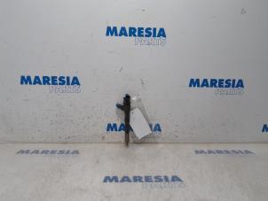 Used Injector (diesel) Renault Clio IV (5R) 1.5 dCi 90 FAP Price € 75,00 Margin scheme offered by Maresia Parts