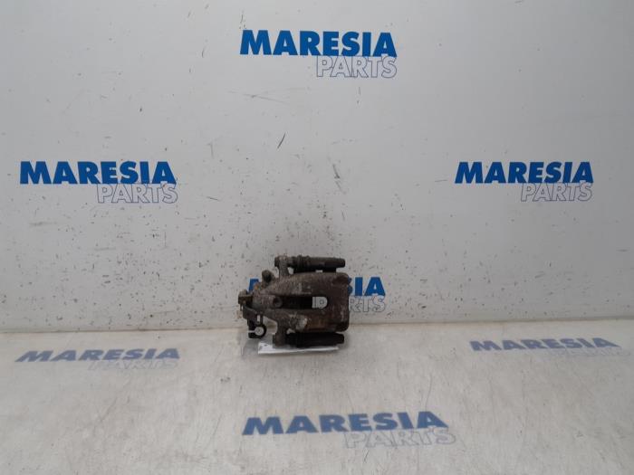 Gebrauchte Bremszange rechts hinten Peugeot 308 SW (4E/H) 1.4 VTI 16V Preis € 19,90 Margenregelung angeboten von Maresia Parts