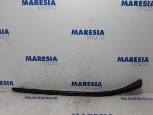 Used Decorative strip Citroen C4 Berline (NC) 1.6 16V VTi Price € 25,00 Margin scheme offered by Maresia Parts