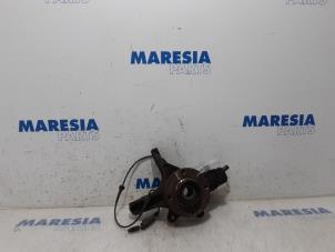 Used Knuckle, front left Citroen C4 Berline (NC) 1.6 16V VTi Price € 50,00 Margin scheme offered by Maresia Parts