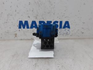 Used Cooling fan resistor Citroen C4 Berline (NC) 1.6 16V VTi Price € 20,00 Margin scheme offered by Maresia Parts