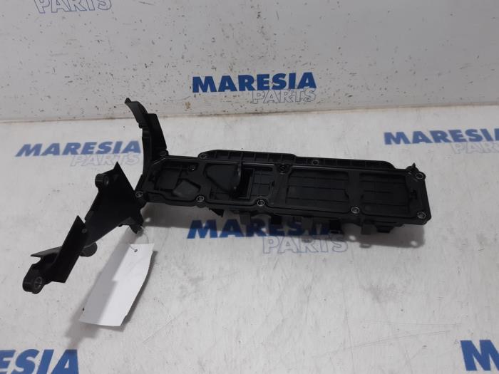 Gebrauchte Ventildeckel Peugeot 3008 I (0U/HU) 1.6 HDiF 16V Preis € 24,95 Margenregelung angeboten von Maresia Parts