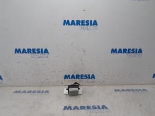 Used Heater resistor Citroen C4 Picasso (3D/3E) 1.6 BlueHDI 115 Price € 50,00 Margin scheme offered by Maresia Parts