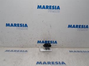 Used Cooling fan resistor Citroen C4 Picasso (3D/3E) 1.6 BlueHDI 115 Price € 20,00 Margin scheme offered by Maresia Parts