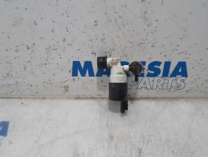 Gebrauchte Scheibensprüherpumpe vorne Citroen C4 Picasso (3D/3E) 1.6 BlueHDI 115 Preis € 10,00 Margenregelung angeboten von Maresia Parts