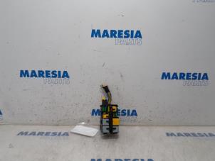 Used Fuse box Citroen C4 Picasso (3D/3E) 1.6 BlueHDI 115 Price € 75,00 Margin scheme offered by Maresia Parts