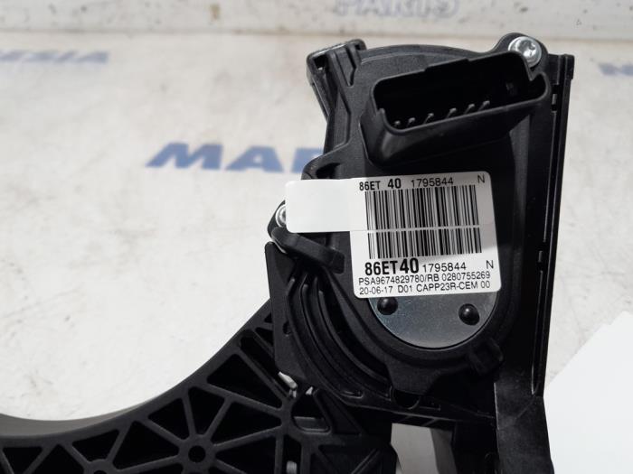 Gaspedalposition Sensor van een Citroën C4 Picasso (3D/3E) 1.6 BlueHDI 115 2017