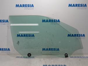 Używane Szyba drzwi prawych przednich wersja 4-drzwiowa Citroen C4 Cactus (0B/0P) 1.6 Blue Hdi 100 Cena € 45,00 Procedura marży oferowane przez Maresia Parts